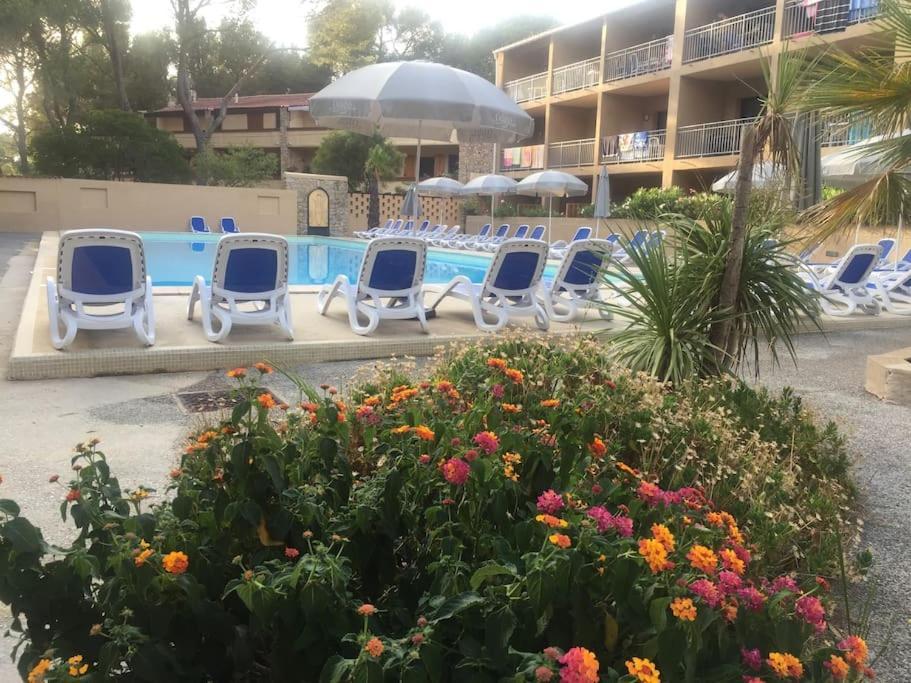 Les Appartements De La Marina Sanary-sur-Mer Dış mekan fotoğraf