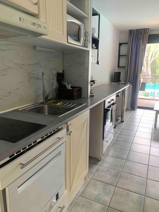 Les Appartements De La Marina Sanary-sur-Mer Dış mekan fotoğraf