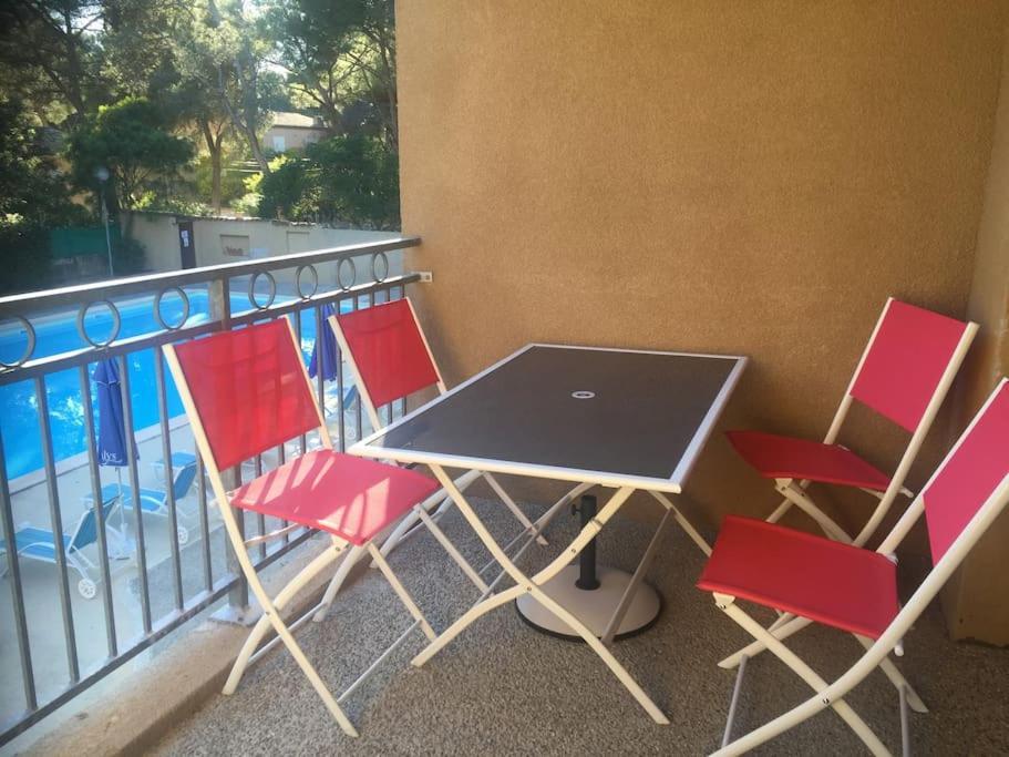 Les Appartements De La Marina Sanary-sur-Mer Dış mekan fotoğraf