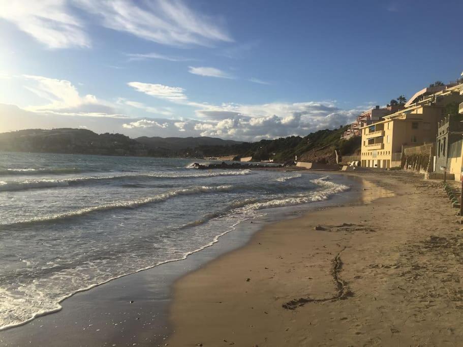 Les Appartements De La Marina Sanary-sur-Mer Dış mekan fotoğraf
